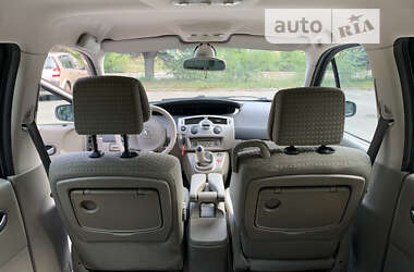 Минивэн Renault Scenic 2004 в 