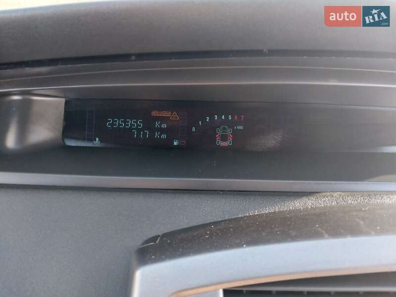 Минивэн Renault Scenic 2005 в Измаиле