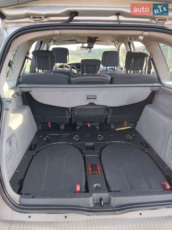Минивэн Renault Scenic 2005 в Измаиле