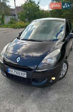 Минивэн Renault Scenic 2009 в 