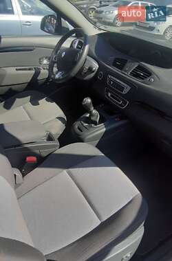 Минивэн Renault Scenic 2012 в 