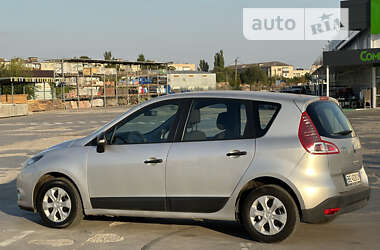 Минивэн Renault Scenic 2009 в 