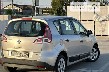 Минивэн Renault Scenic 2009 в 
