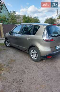 Минивэн Renault Scenic 2012 в 