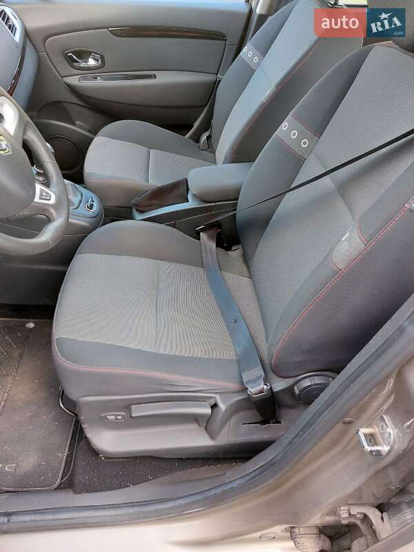 Мінівен Renault Scenic 2012 в Пирятині