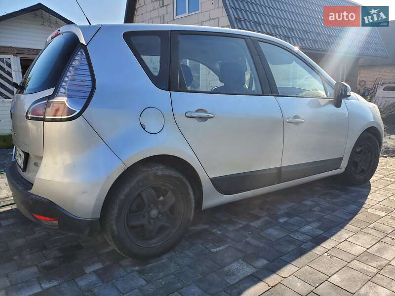Мінівен Renault Scenic 2013 в Луцьку