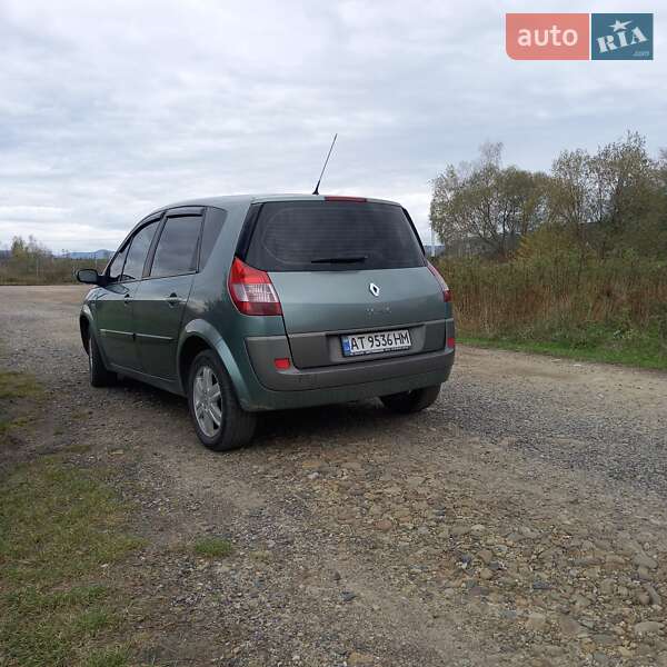 Минивэн Renault Scenic 2004 в Долине