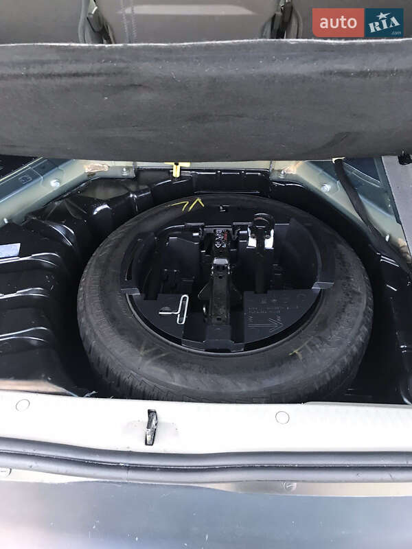 Минивэн Renault Scenic 2004 в Ровно