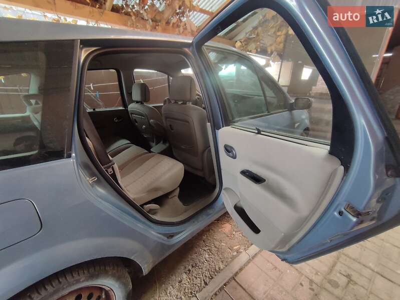Минивэн Renault Scenic 2004 в Дрогобыче