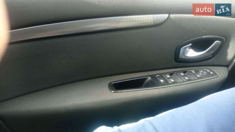 Минивэн Renault Scenic 2010 в Александрие