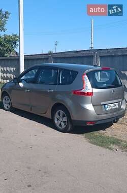 Минивэн Renault Scenic 2009 в 
