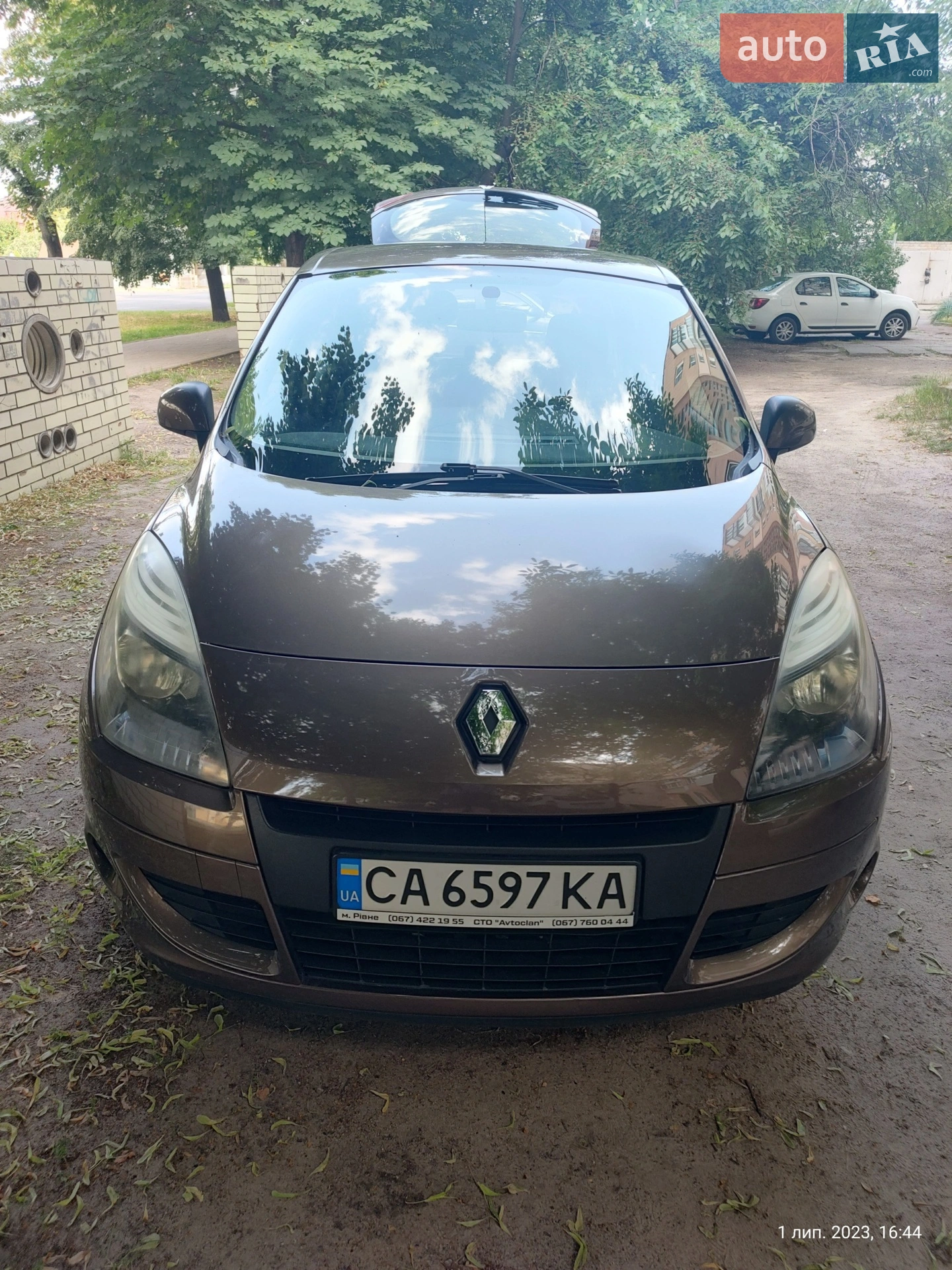 2011 Renault Scenic - мініатюра 2