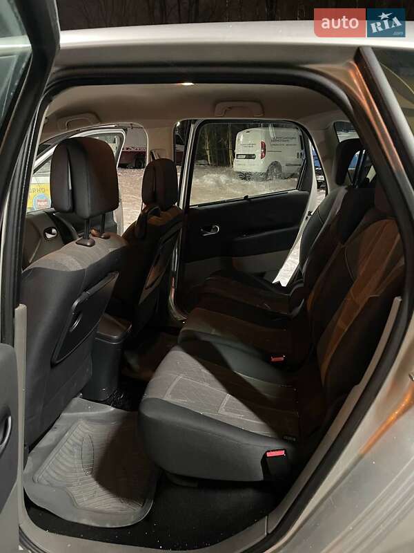 Мінівен Renault Scenic 2006 в Тернополі