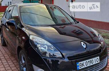 Минивэн Renault Scenic 2011 в Вараше