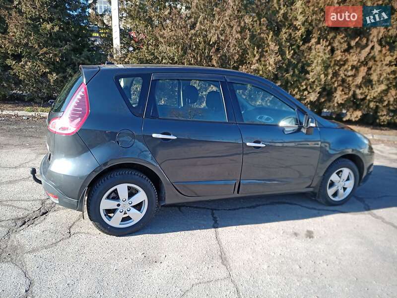 Минивэн Renault Scenic 2010 в Кременчуге