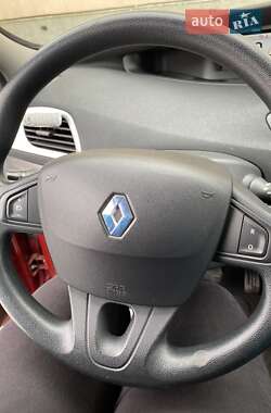Минивэн Renault Scenic 2009 в 