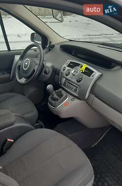 Минивэн Renault Scenic 2007 в Путивле