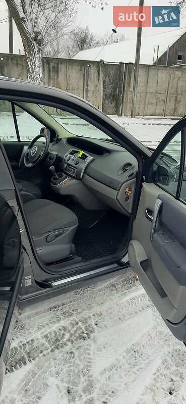 Минивэн Renault Scenic 2007 в Путивле