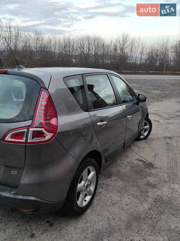 Минивэн Renault Scenic 2011 в Бурштыне