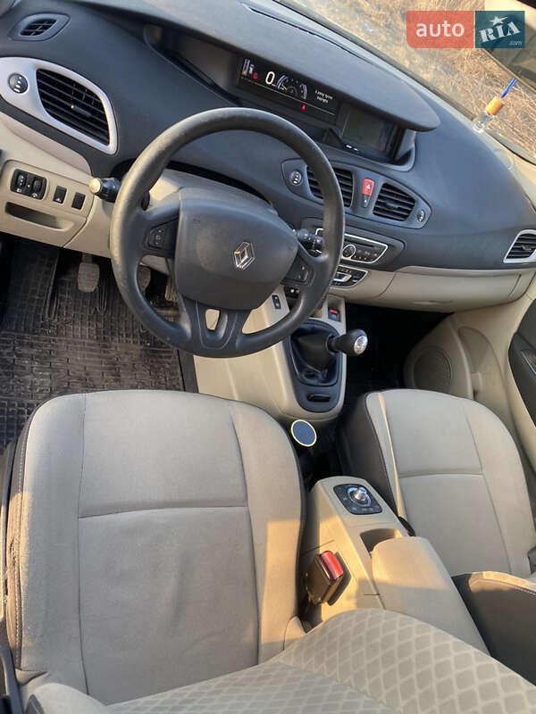 Минивэн Renault Scenic 2009 в Миргороде
