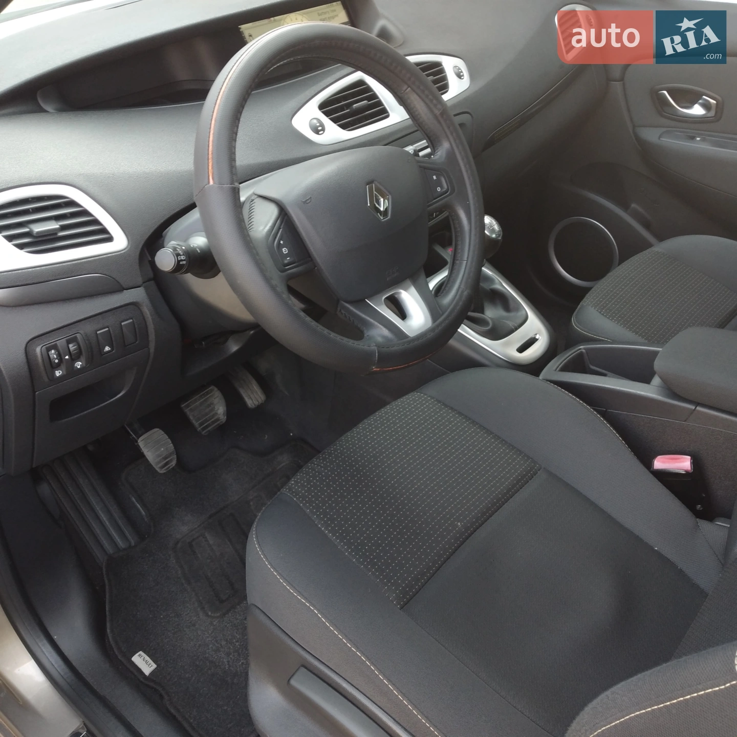 2010 Renault Scenic - мініатюра 16