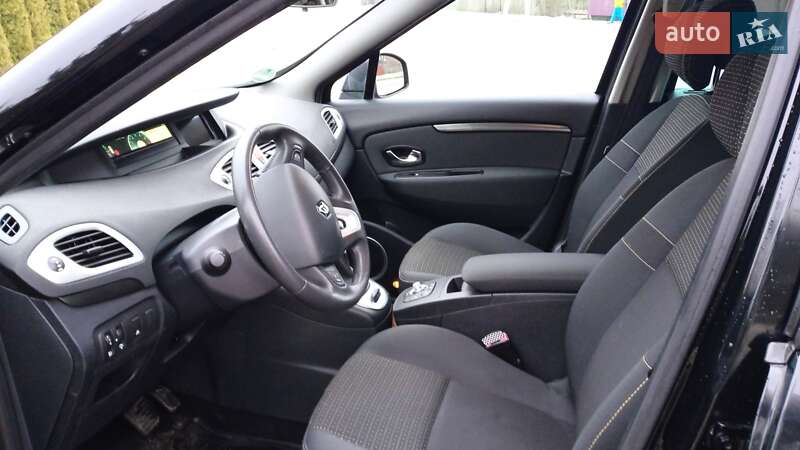 Минивэн Renault Scenic 2010 в 