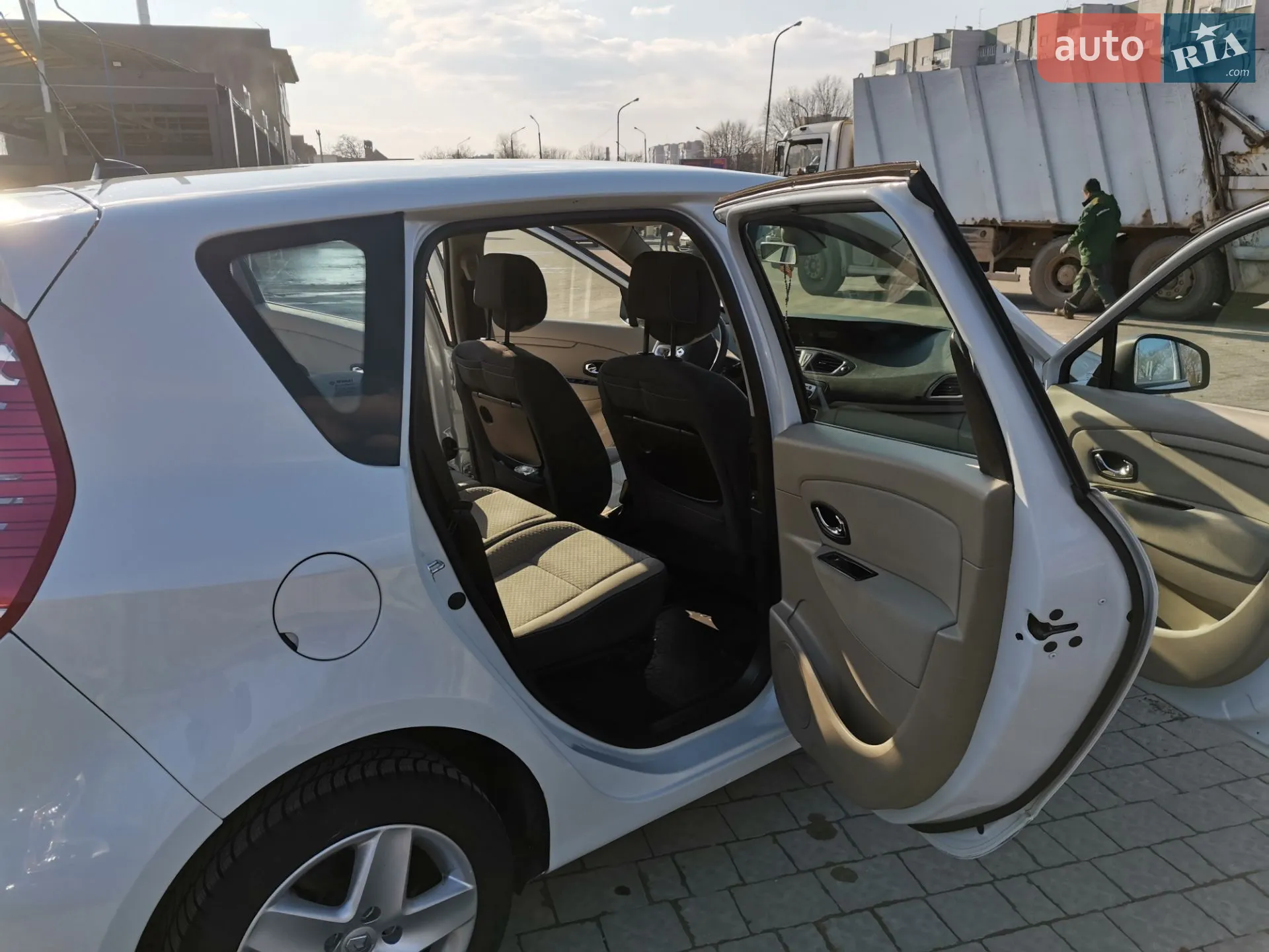 2011 Renault Scenic - мініатюра 12