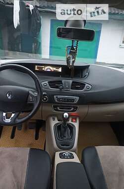 Минивэн Renault Scenic 2013 в Бурыни