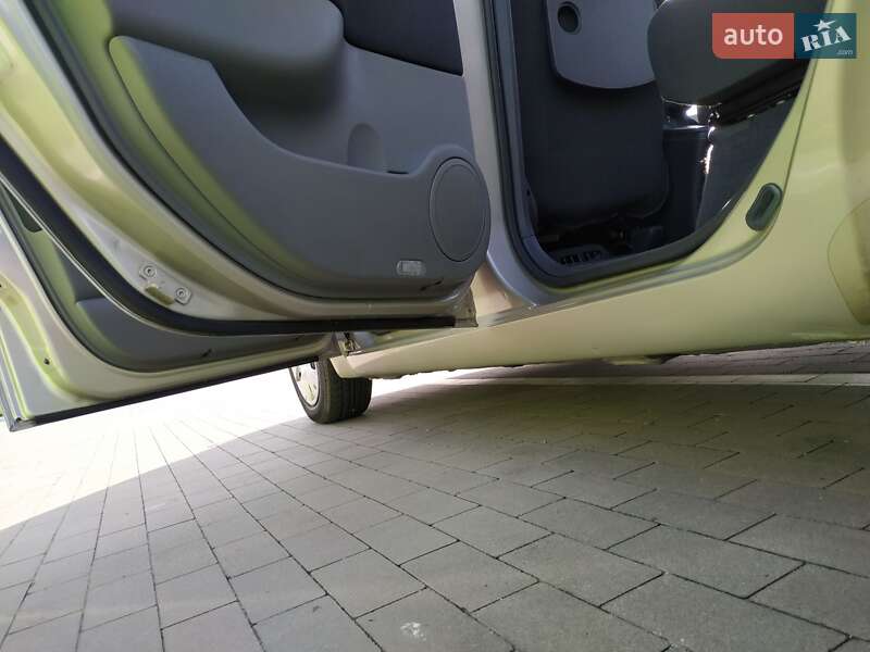 Мінівен Renault Scenic 2006 в Сумах