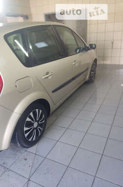 Минивэн Renault Scenic 2006 в Шполе