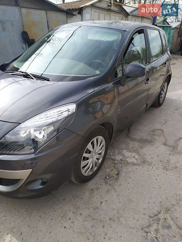 Минивэн Renault Scenic 2011 в Львове