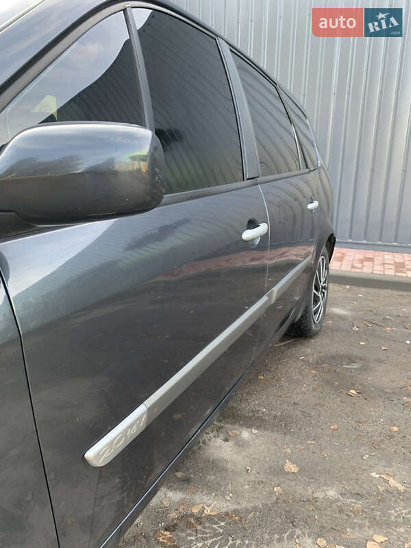 Минивэн Renault Scenic 2004 в Волочиске