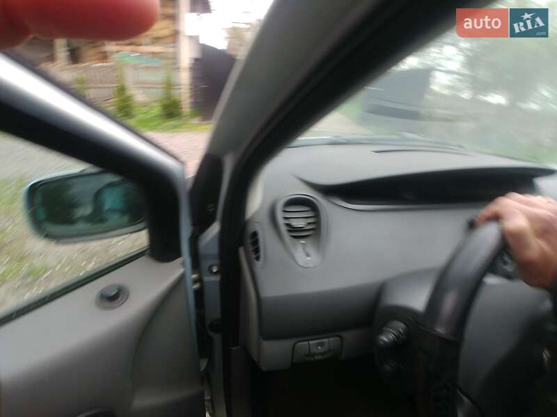 Минивэн Renault Scenic 2004 в Шептицькому