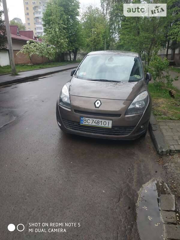 Мінівен Renault Scenic 2010 в Львові