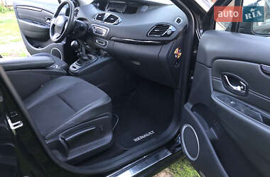 Минивэн Renault Scenic 2012 в 