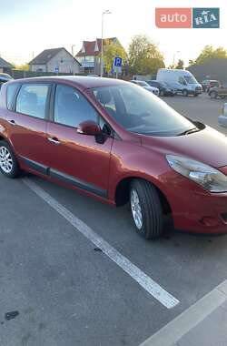 Минивэн Renault Scenic 2009 в 