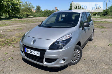 Мінівен Renault Scenic 2009 в Здолбуніві