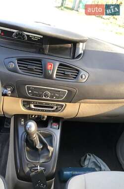 Минивэн Renault Scenic 2010 в 