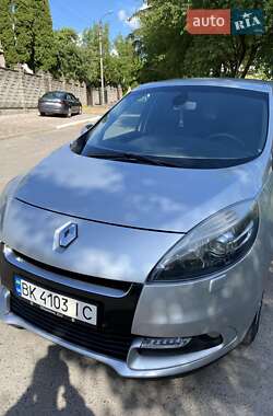 Минивэн Renault Scenic 2012 в 