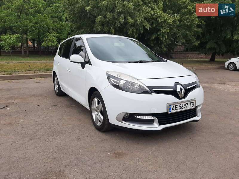 Мінівен Renault Scenic 2015 в 