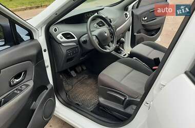 Мінівен Renault Scenic 2015 в 
