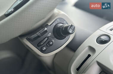 Минивэн Renault Scenic 2005 в 