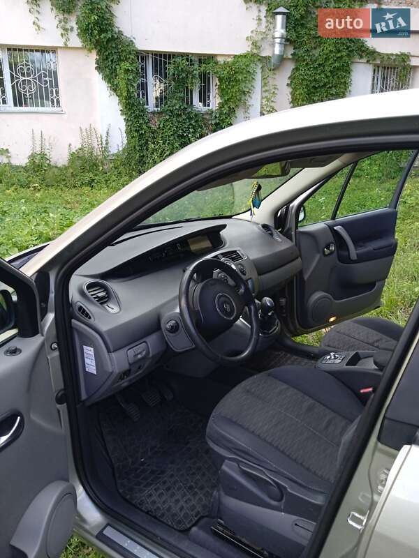 Минивэн Renault Scenic 2007 в Луцке