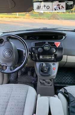 Минивэн Renault Scenic 2006 в Мене