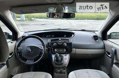 Минивэн Renault Scenic 2006 в Мене