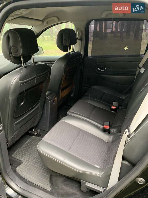 Минивэн Renault Scenic 2011 в Олевске
