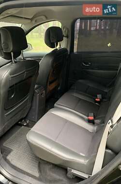 Минивэн Renault Scenic 2011 в 