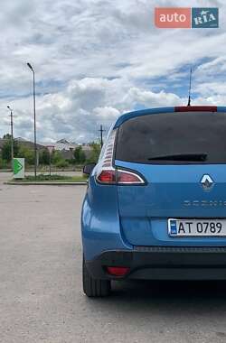 Минивэн Renault Scenic 2012 в 
