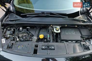 Минивэн Renault Scenic 2013 в 