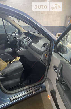 Минивэн Renault Scenic 2004 в Черновцах